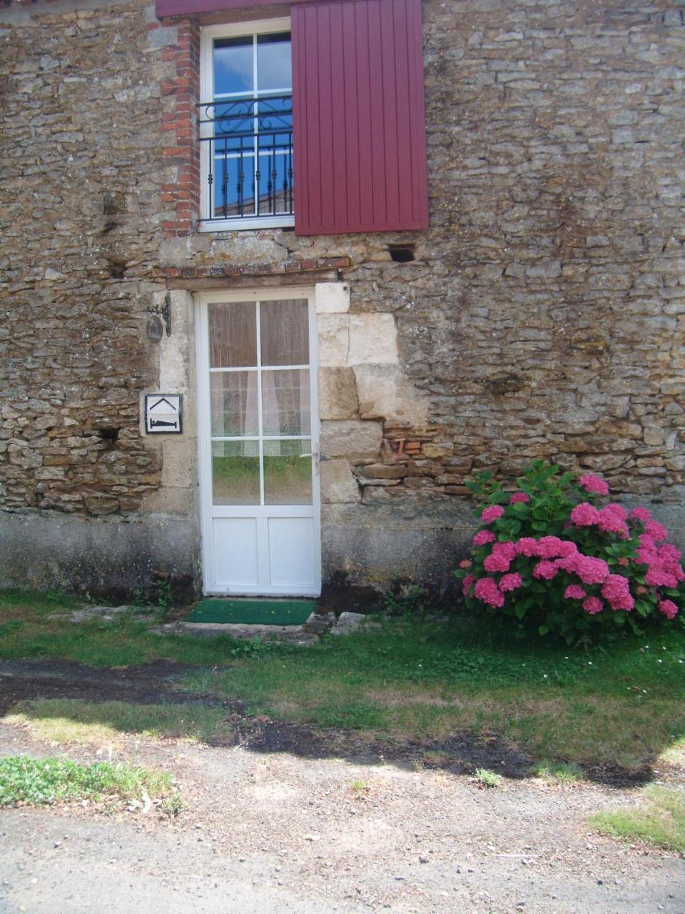 Gite Le Puy Rabasteau Шантони Экстерьер фото